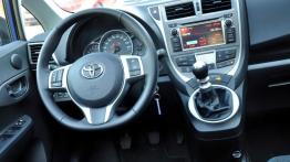 Toyota Verso-S - galeria redakcyjna - kokpit