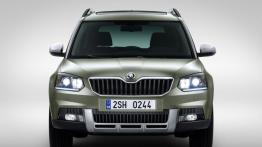 Skoda Yeti Facelifting (2014) - przód - reflektory włączone