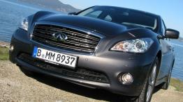 Infiniti M III - galeria redakcyjna - widok z przodu