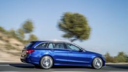 Mercedes klasy C 250 BlueTEC (2014) kombi - prawy bok