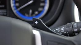 Suzuki SX4 S-cross 1.6 VVT 120KM - galeria redakcyjna - manetka zmiany biegów pod kierownicą