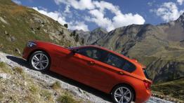 BMW 120d xDrive - lewy bok