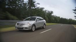 Nissan Almera 2013 - widok z przodu