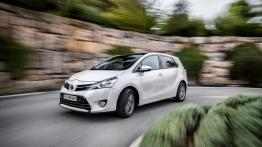 Toyota Verso Facelifting - widok z przodu