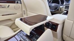 Lexus LS 460L (2013) - inny element wnętrza z tyłu