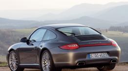 Porsche 911 Carrera 4 Coupe - widok z tyłu