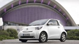 Toyota iQ - widok z przodu