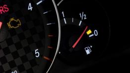 Mercedes CLC - wskaźnik poziomu paliwa w baku