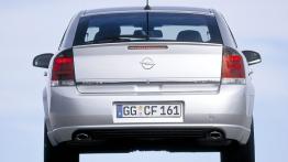 Opel Vectra GTS - widok z tyłu