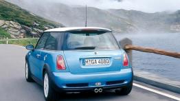 Mini Cooper S 2002 - widok z tyłu