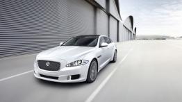 Jaguar XJ Ultimate - widok z przodu