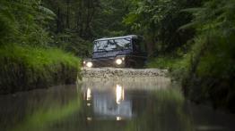 Land Rover Defender 2013 - widok z przodu