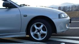 Mitsubishi Colt V Hatchback - galeria społeczności - prawe przednie nadkole