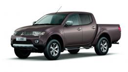 Mitsubishi L200 Facelifting - lewy bok