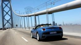 Ferrari California 4.3 490KM 360kW od 2008