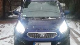 Kia Venga - galeria społeczności - przód - reflektory włączone