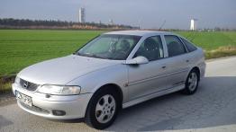 Opel Vectra B Hatchback 2.2 16V ECOTEC 147KM 108kW 2000-2002