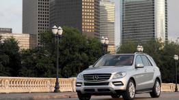 Mercedes klasa M 2012 - przód - reflektory wyłączone