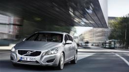 Volvo V60 Plug-In Hybrid - widok z przodu