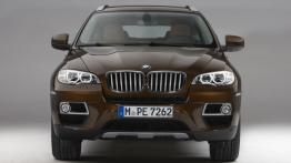 BMW X6 Facelifting - przód - reflektory włączone