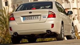 Subaru Legacy Sedan 2008 - widok z tyłu