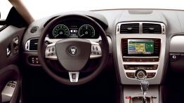 Jaguar XKR Coupe 2006 - kokpit