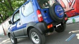 Suzuki Jimny Jeans - widok z tyłu