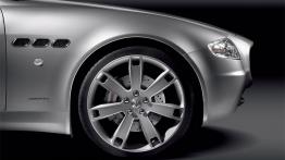 Maserati Quattroporte Sport GT - prawe przednie nadkole