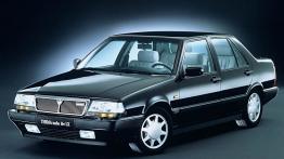 Lancia Thema - widok z przodu