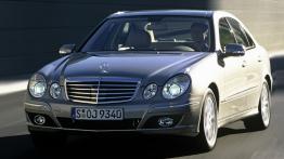 Mercedes Klasa E 2006 - widok z przodu