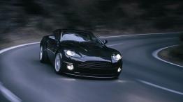 Aston Martin V12 Vanquish S - widok z przodu