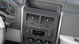Jeep Cherokee 2007 - konsola środkowa