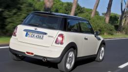 Mini Cooper D 2007 - widok z tyłu