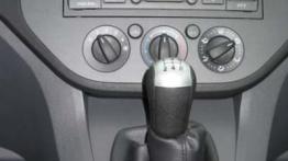 Ford Focus C-MAX 1.8 Ambiente - galeria redakcyjna - skrzynia biegów