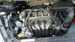 Mitsubishi Colt 1.3 Invite - maska otwarta