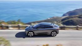 Elektryczny SUV Jaguara z godnymi uwagi osiągami