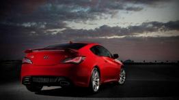 Hyundai Genesis Coupe straci jeden z silników
