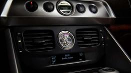 Aston Martin Vanquish vel Thunderbolt od Fiskera