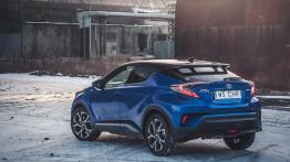 Toyota C-HR w podróży