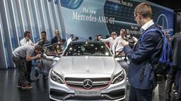 Powiew świeżości w klasie średniej - relacja z Paryża