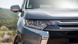 Mitsubishi Outlander PHEV (MY16) - dialog z klientem