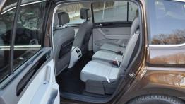 Volkswagen Touran 2.0 TDI - Solidny kawał przestrzeni