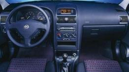 Opel Astra - praktyczny kompakt w korzystnej cenie