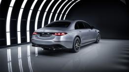 Mercedes Klasy S debiutuje w wersji po liftingu. Nowy w ponad 50%