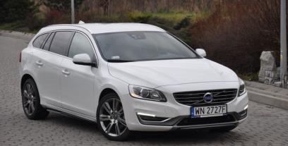 Volvo V60 I Kombi Facelifting 2.0 D2 DRIVE-E 120KM 88kW 2015-2018
