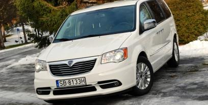 Lancia Voyager Van 2.8 TD 163KM 120kW 2011-2012