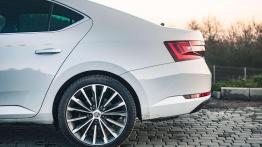 Skoda Superb Atelier - galeria redakcyjna - bok - inne uj?cie