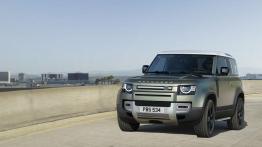 Land Rover Defender (2020) - widok z przodu