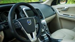 Volvo XC60 Facelifting 2.0 D4 181KM - galeria redakcyjna - pełny panel przedni