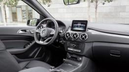 Mercedes B 250 4MATIC (W 246) Facelifting - pełny panel przedni